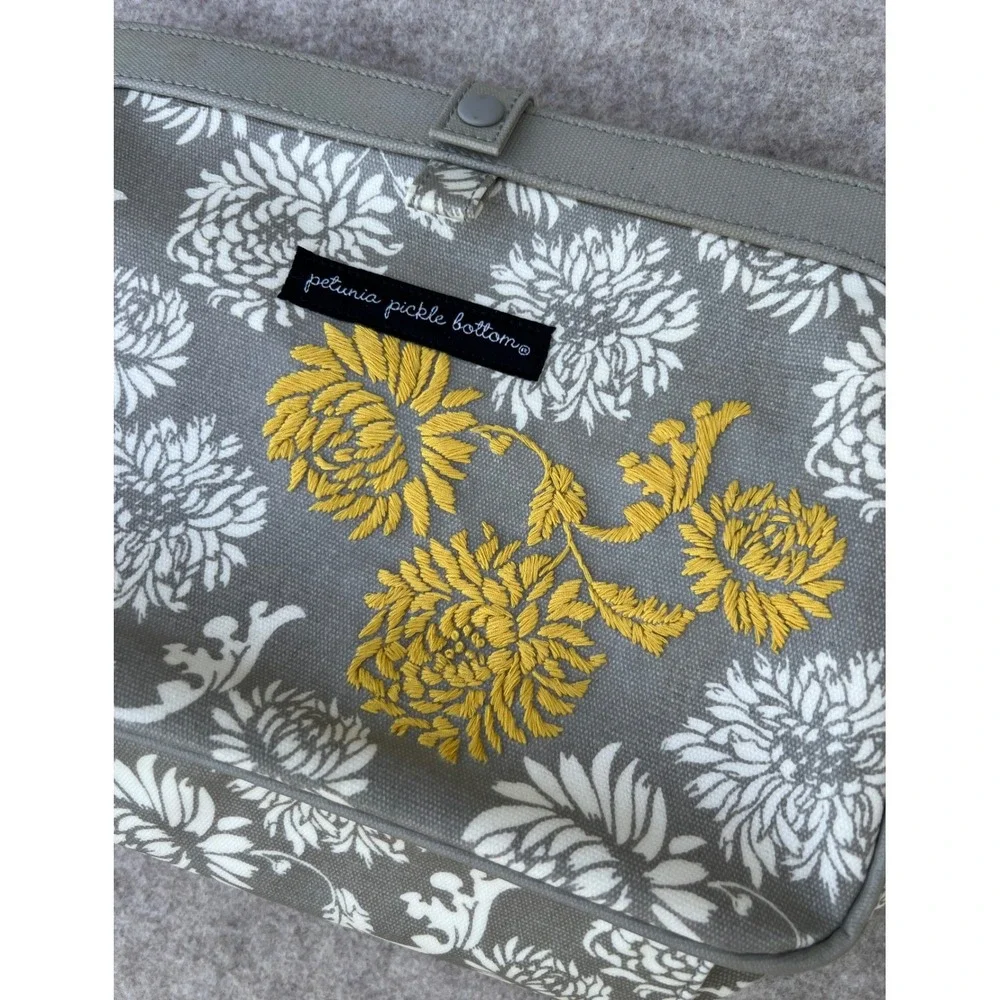 Petunia Pickle Bottom Diaper Wallet Clutch‎ Grey Good Floral Embroidered